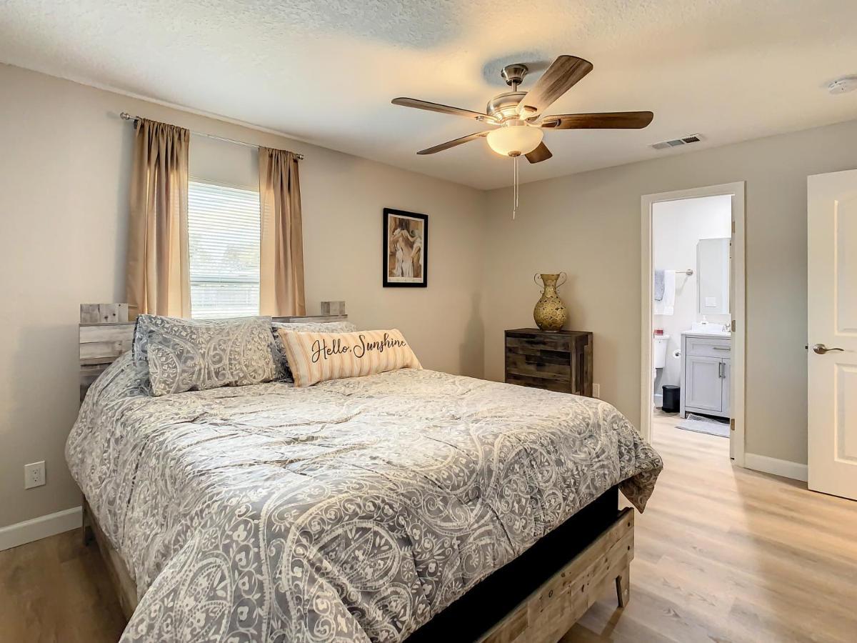 הוילה Crown Jewel Of Clearwater 10-15 Min To Beach 5 Min To St Pete Airport מראה חיצוני תמונה